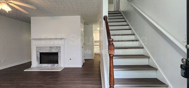 Building Photo - 588 Hunnicutt Rd SE