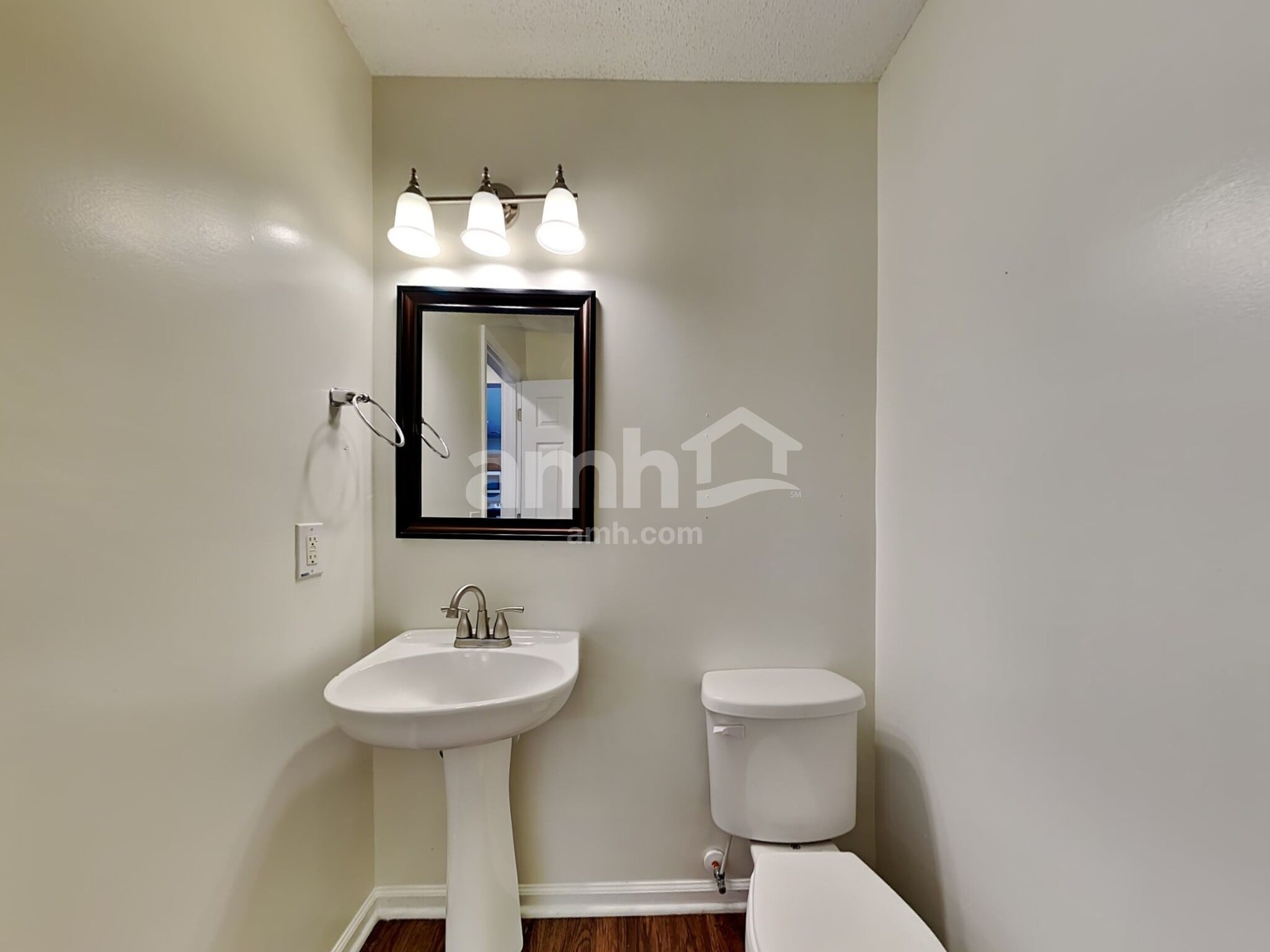 Building Photo - 3007 Crusades St