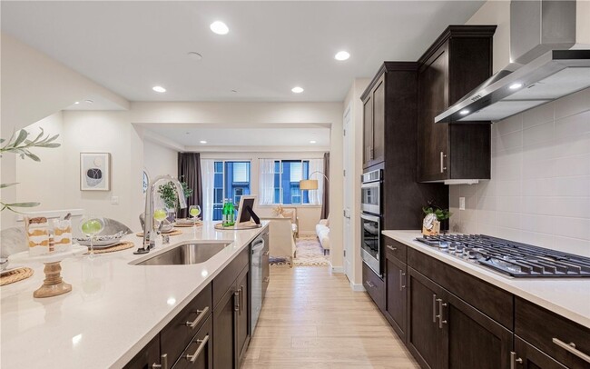 Building Photo - Modern Fully Air-Conditioned Luxury Home in Canyon Park