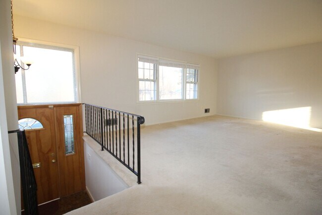 Building Photo - 3BR/2B Home