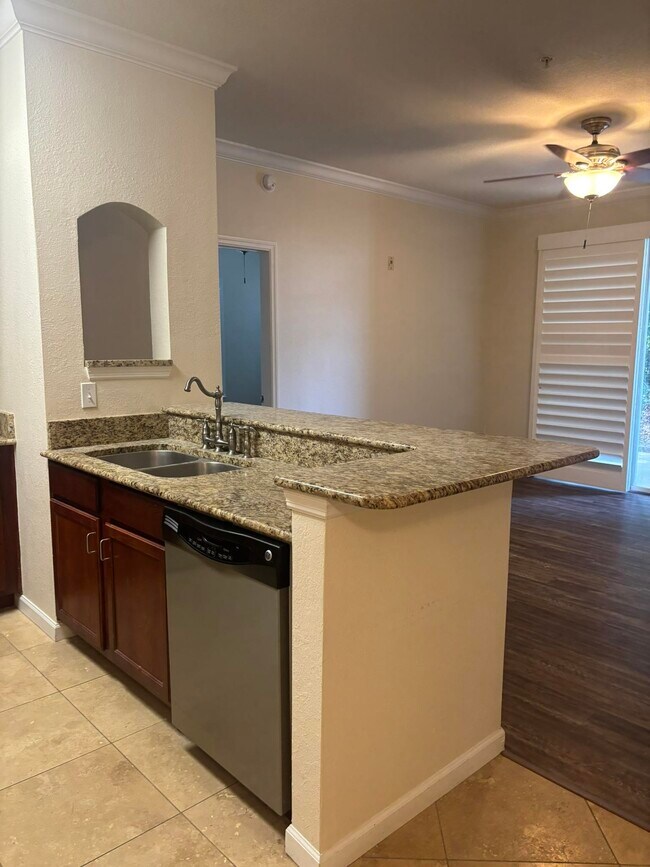 Building Photo - 2801 Chancellorsville Dr