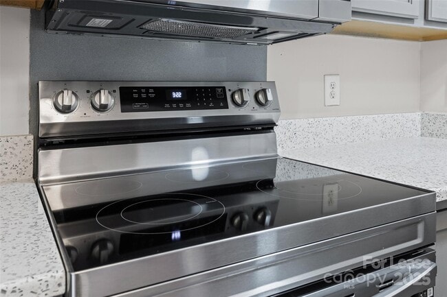 Building Photo - 12216 Lullingstone Rd