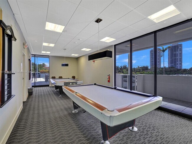 Building Photo - 3625 N Country Club Dr