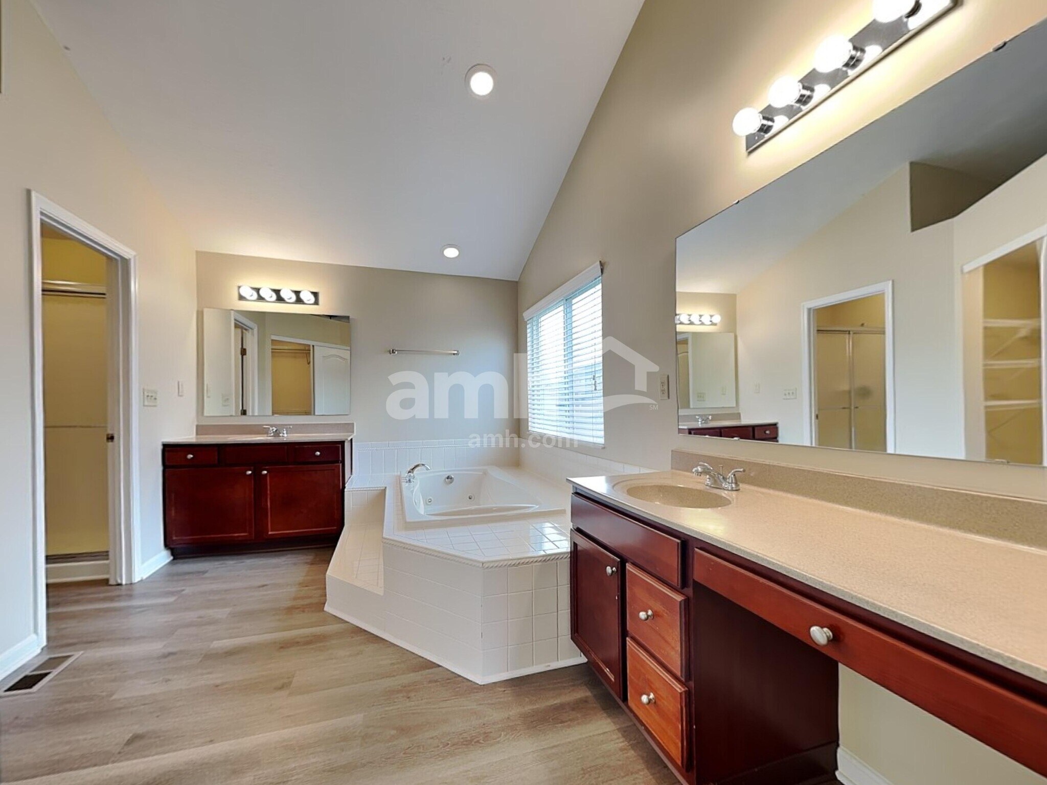 Building Photo - 6283 Zoellners Pl