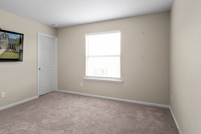 Building Photo - 3 Bedroom / 2.5 Bathroom Townhouse in the Meadows at Oakleaf