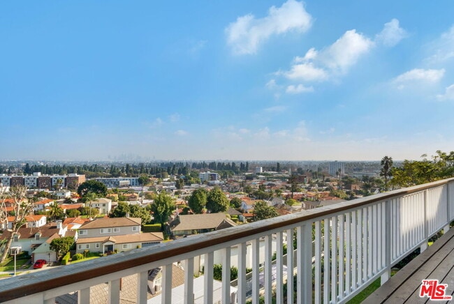 Building Photo - 3617 Homeway Dr