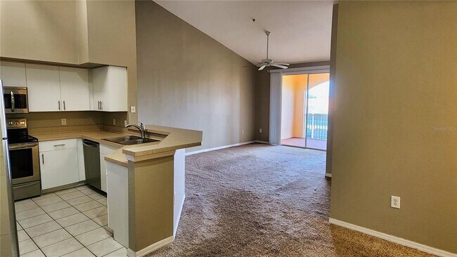 Building Photo - 4170 Central Sarasota Pkwy