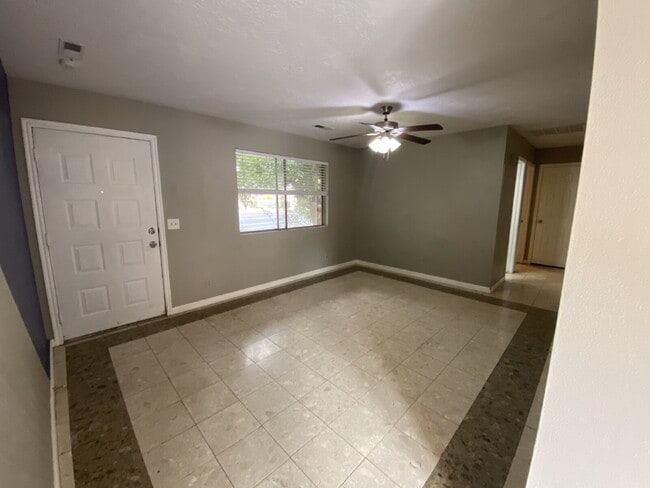 Building Photo - 4-Bedroom Retreat in Saint George – Cozy a...
