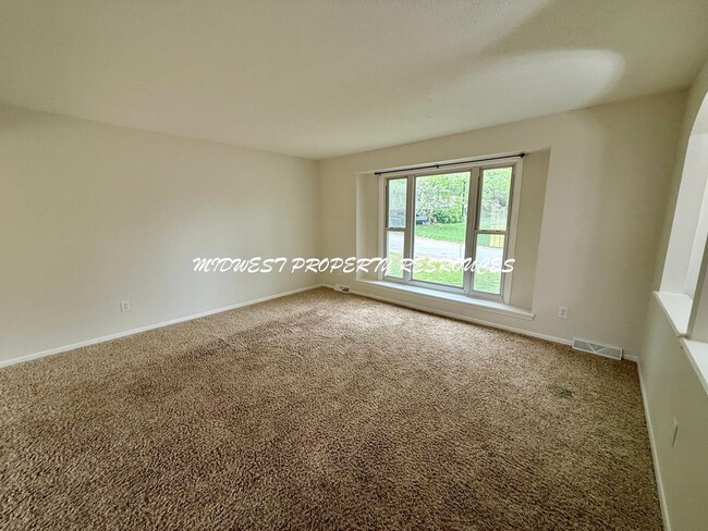 Building Photo - Charming Split-Level Home with Modern Upgr...