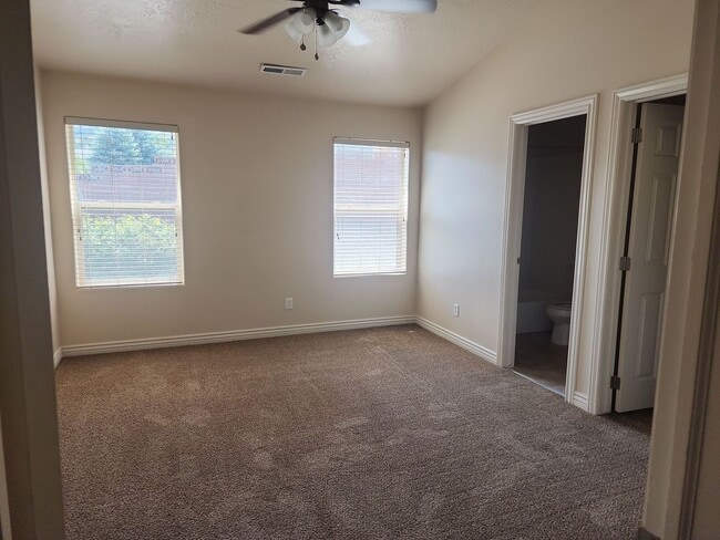 Building Photo - Pet Friendly Southern View Townhome