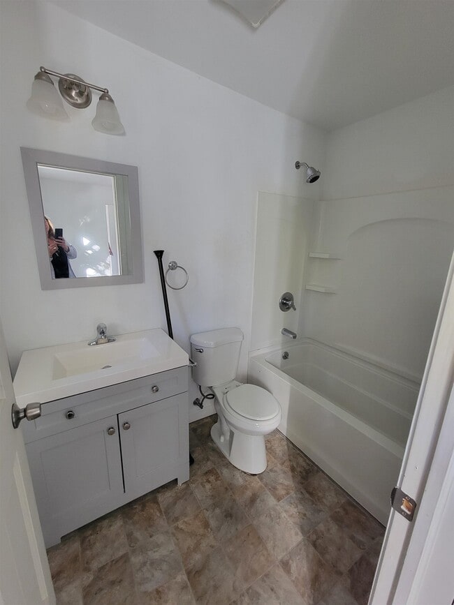 Building Photo - 96 Franklin St