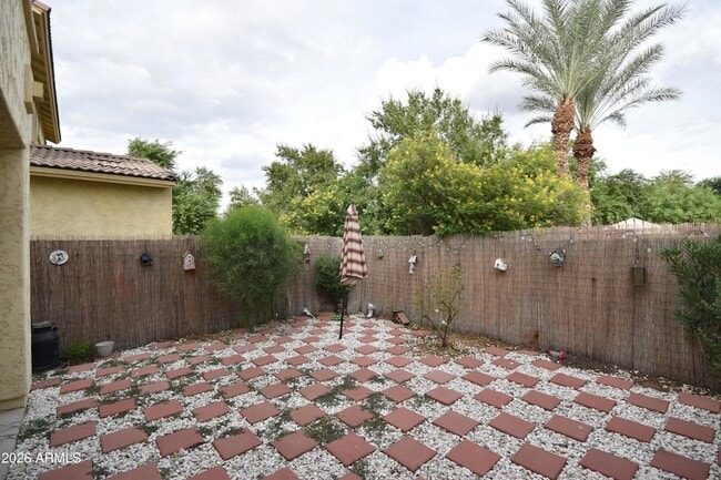 Building Photo - 7117 N 73rd Dr