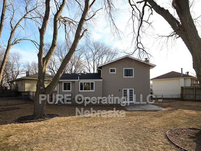 Building Photo - 13951 Jefferson Cir