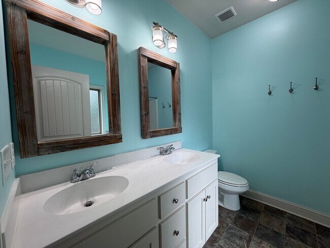 Building Photo - Nice 3/2 House with Bonus in Shannon- $2,850