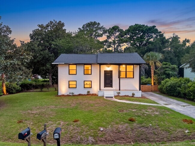 Building Photo - 1411 Westway Dr