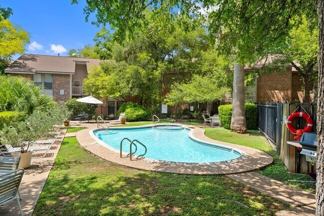 Building Photo - 3839 Dry Creek Dr