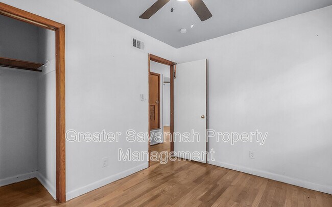 Building Photo - 1401 E 33rd St