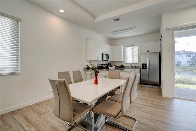 Building Photo - 1451 Pioneer Way