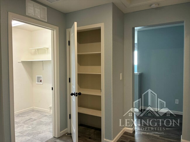 Building Photo - Elegant, 3BD/2.5BA, Sacramento Home in Nat...
