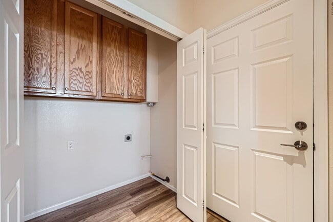 Building Photo - 1335 Villa Grove