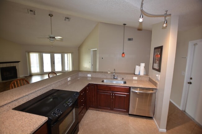 Building Photo - 6314 Eaglebrook Ave