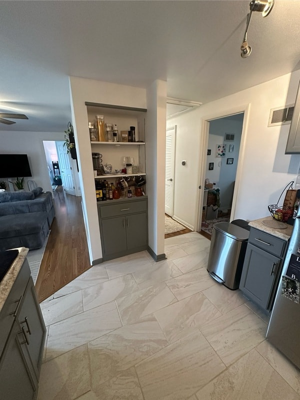 Building Photo - 4945A S Lake Dr