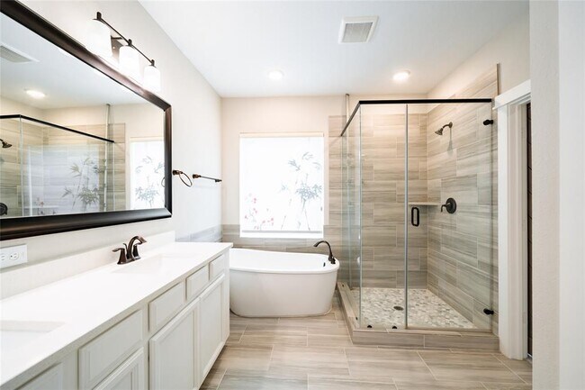 Building Photo - 10922 Brambling Wood Dr