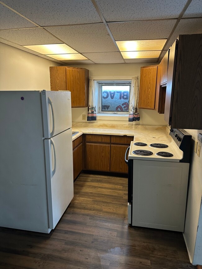 Building Photo - 305 W Railroad St