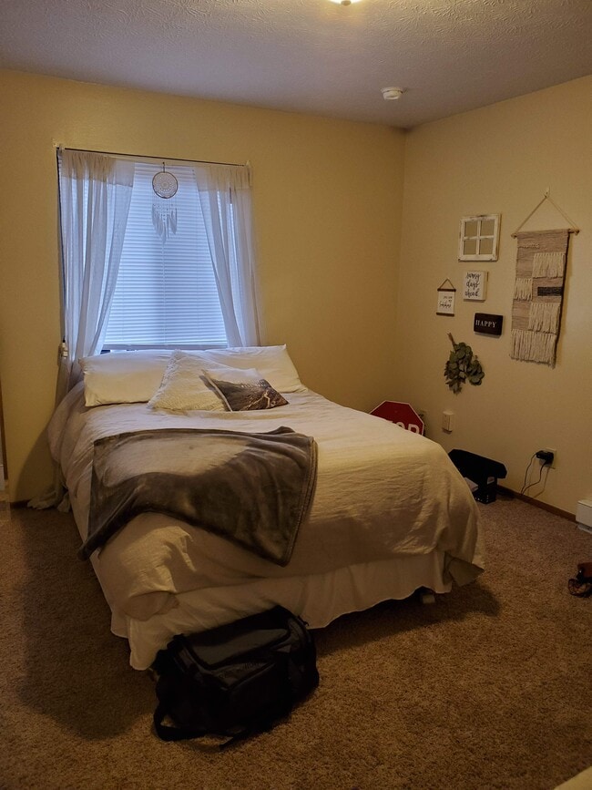 Building Photo - 6282 2nd Ave