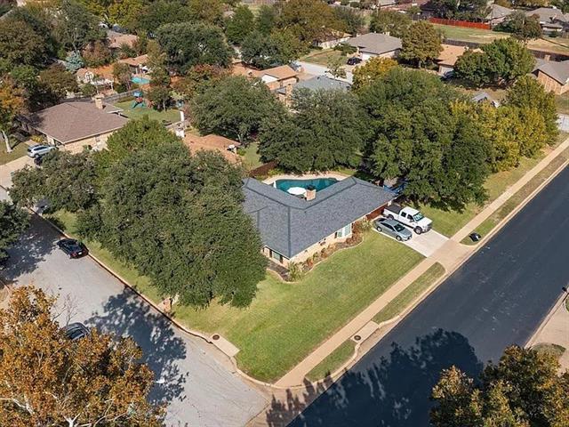 Building Photo - 2020 Normandy Dr