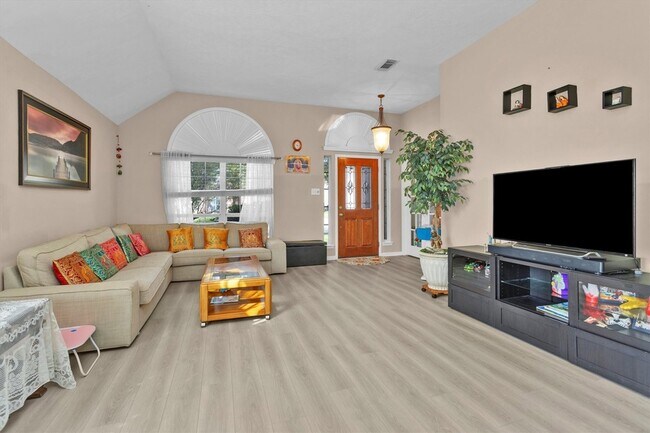 Building Photo - 30015 Marion Meadow Ln