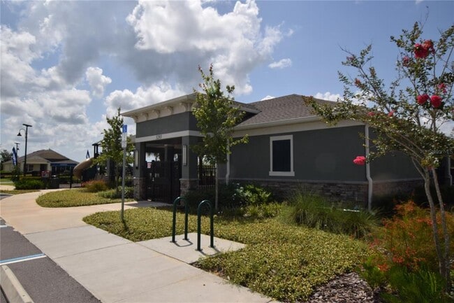 Building Photo - 5215 Mahogany Dr