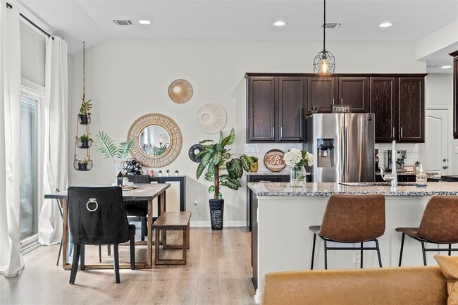 Building Photo - 709 Speckled Alder Dr