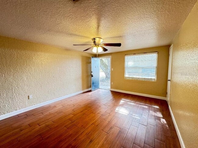 Building Photo - 37221 Marlu Ln