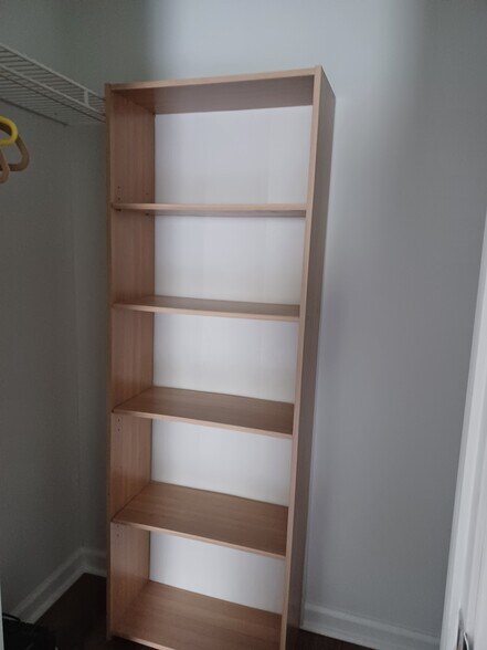 Shelving in closet - 1348 Brandon Sq