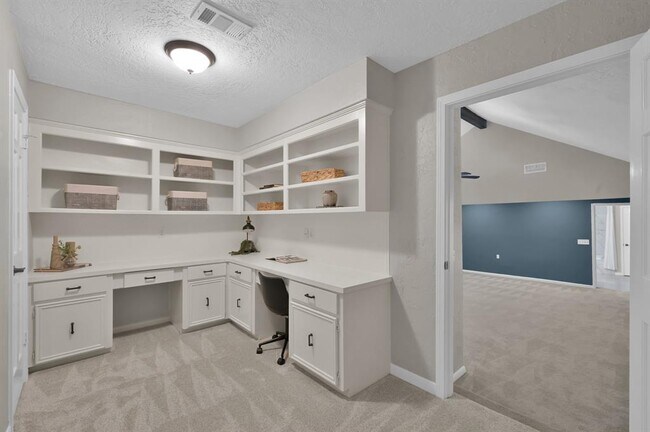 Building Photo - 2811 Crossvine Cir