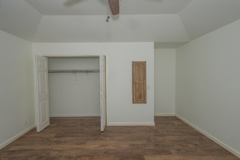 Building Photo - 430 CR 683