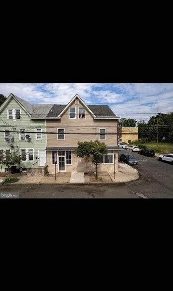 Building Photo - 80-82-82 Jersey St