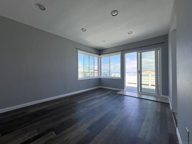 Building Photo - 4551 Santa Monica Ave