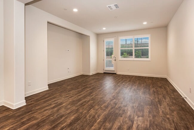 Building Photo - Village at Los Carneros 5 bdrm / 3 bth Home w/ 2-Car Garage and AC!