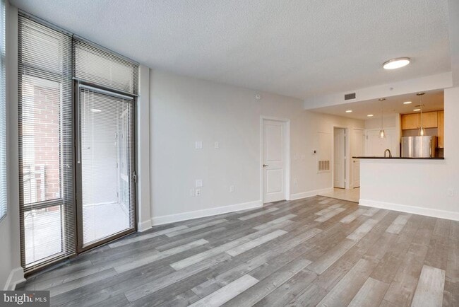 Building Photo - 3600 S Glebe Rd