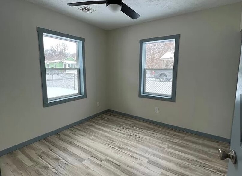 living room - 1214 N 10th St