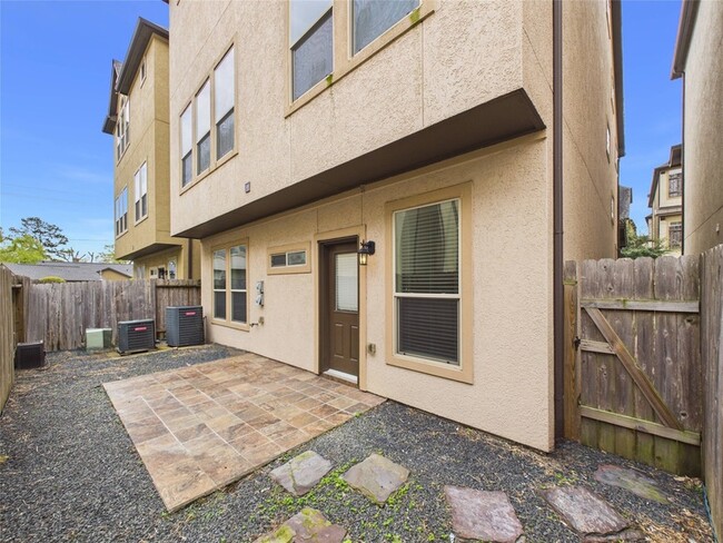 Building Photo - 10606 Shadow Elm Ct