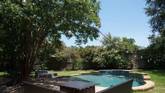 Building Photo - 10713 Bay Laurel Trail