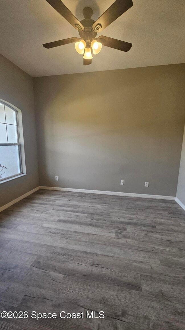 Building Photo - 1024 Westport St SE