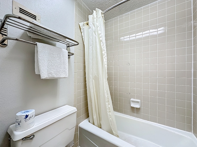 Building Photo - 910 Suemac Rd