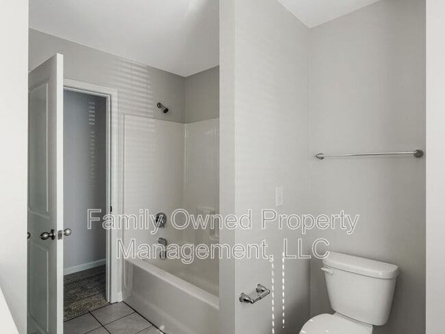Building Photo - 603 Pendleton Dr