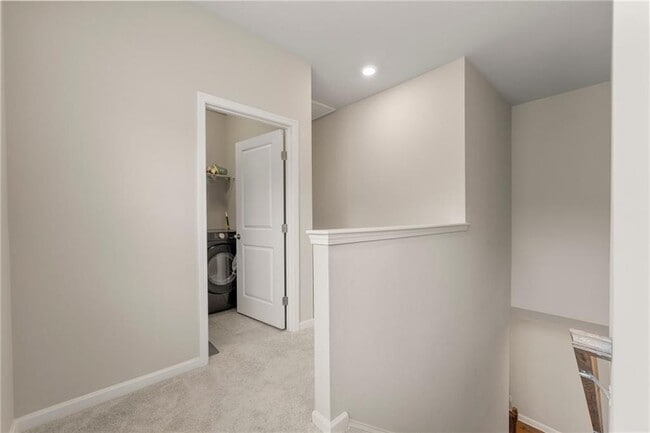 Building Photo - 2170 Trelipe Dr