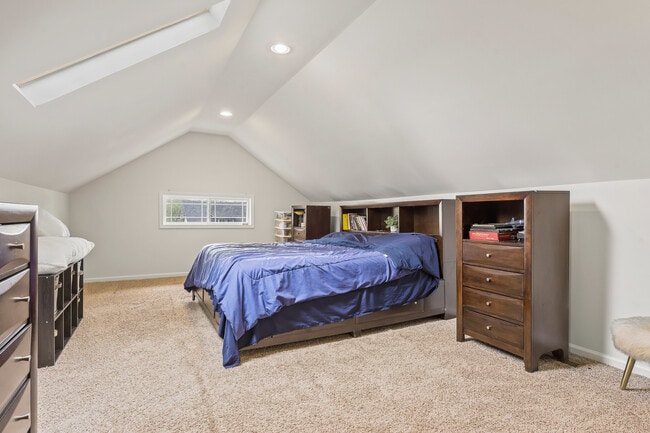 Building Photo - 7938 S Bennett Ave