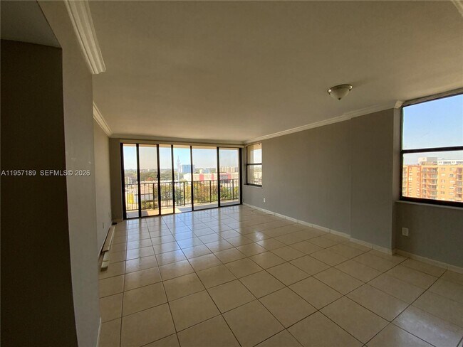 Building Photo - 1470 NE 123rd St